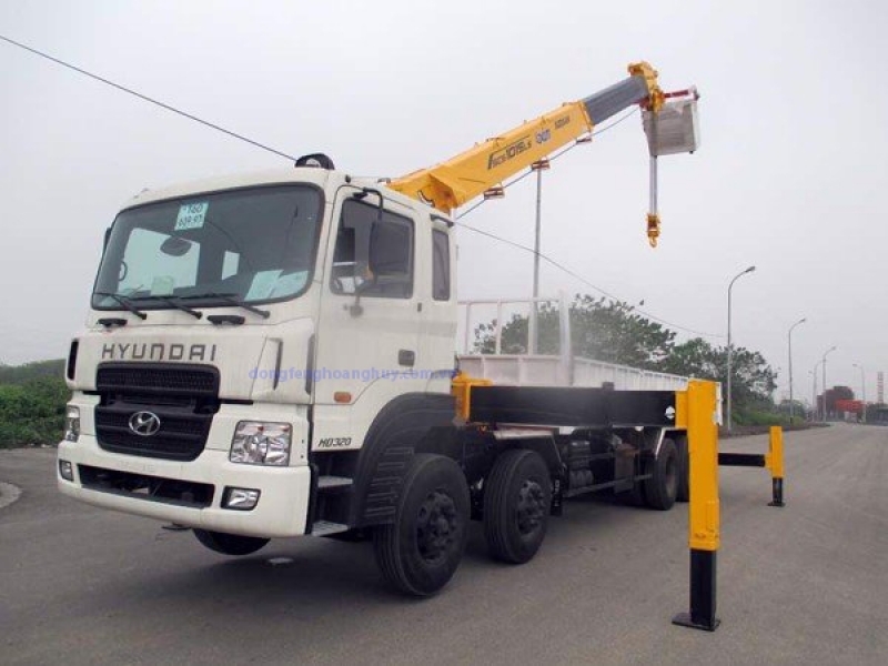 Giá xe tải gắn cẩu 2023