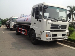 Xe phun nước rửa đường Dongfeng 9m3 (9 khối)