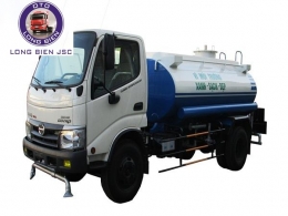 Xe phun nước rửa đường Hino WU 4.5 khối (4.5m3)