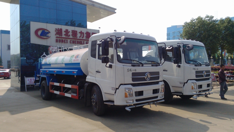 Xe phun nước rửa đường Dongfeng 9m3 (9 khối)