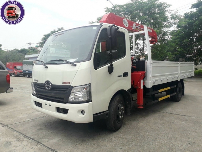 Xe tải gắn cẩu tự hành 3 tấn Hino XZU 2022